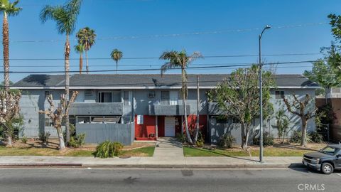 Photo of 13825 Vanowen St St, Van Nuys, CA 91405 (MLS # SR26065070)