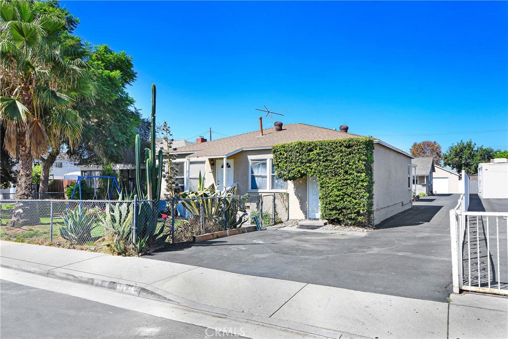 8783 La Salle Street