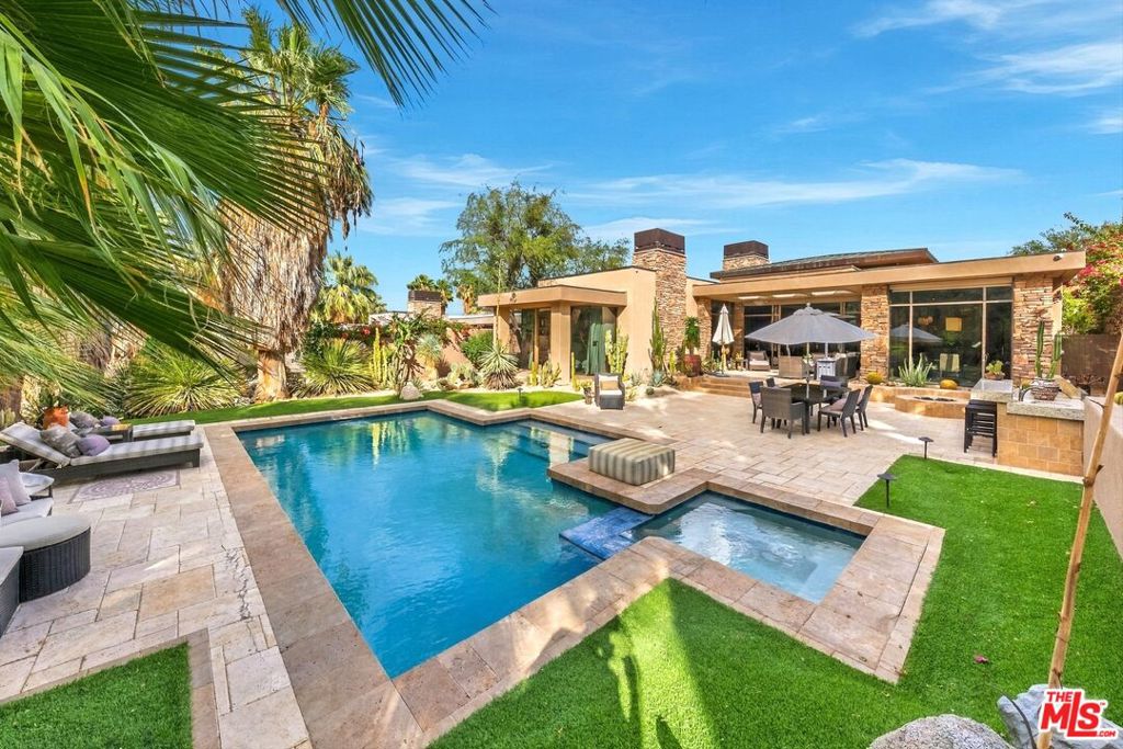 1132 Lake Vista