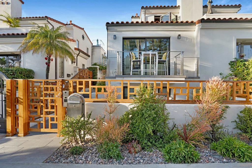 Properties 1 316 Gravilla Street