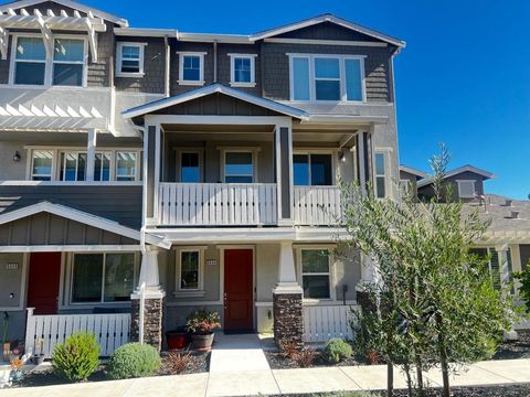 Photo of 6404 Laguna Seca Lane, Gilroy, CA 95020 (MLS # ML82025512)