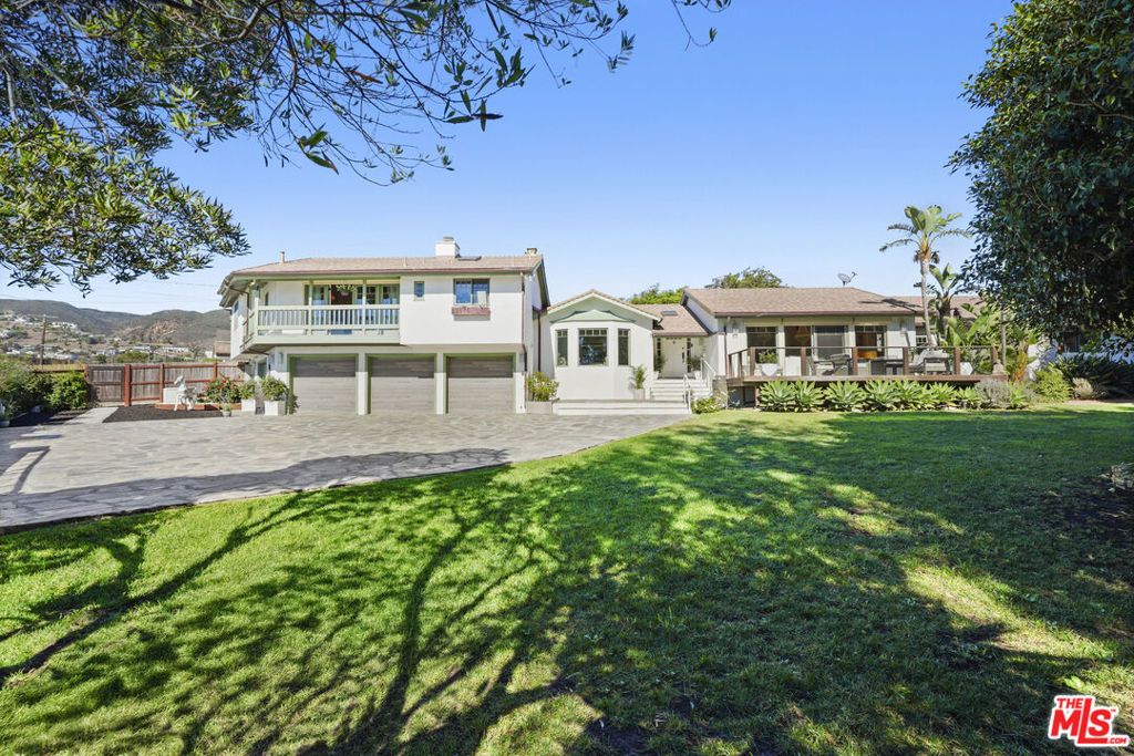 Photo of 6052 Merritt Drive, Malibu, CA 90265 (MLS # 25614281)