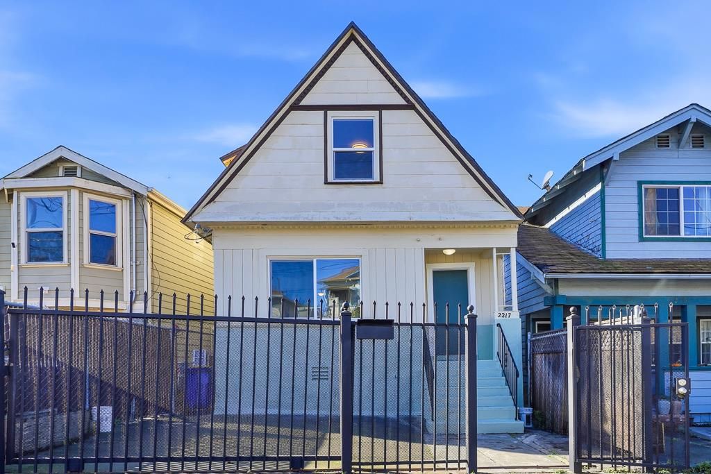 Photo of 2217 E 24th Street, Oakland, CA 94606 (MLS # ML82037028)