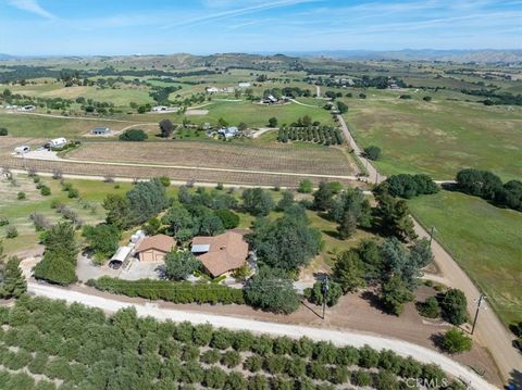 Tiny photo for 5685 Mustard Creek Rd, Paso Robles, CA 93446 (MLS # NS26070237)