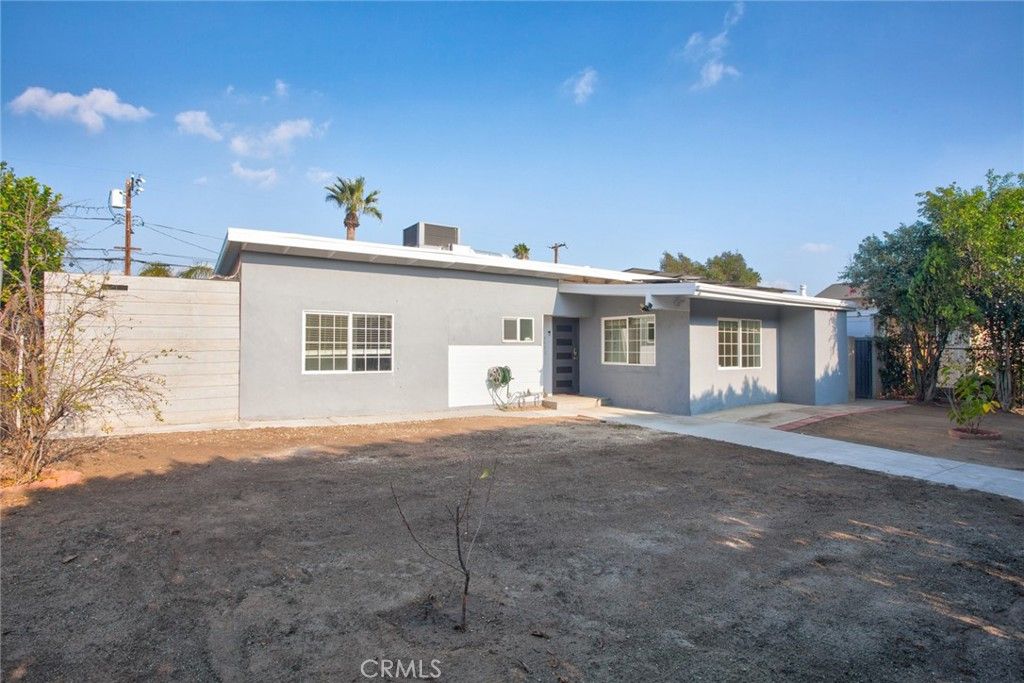 Photo of 9502 Laurel Canyon, Arleta, CA 91331 (MLS # SR26017930)