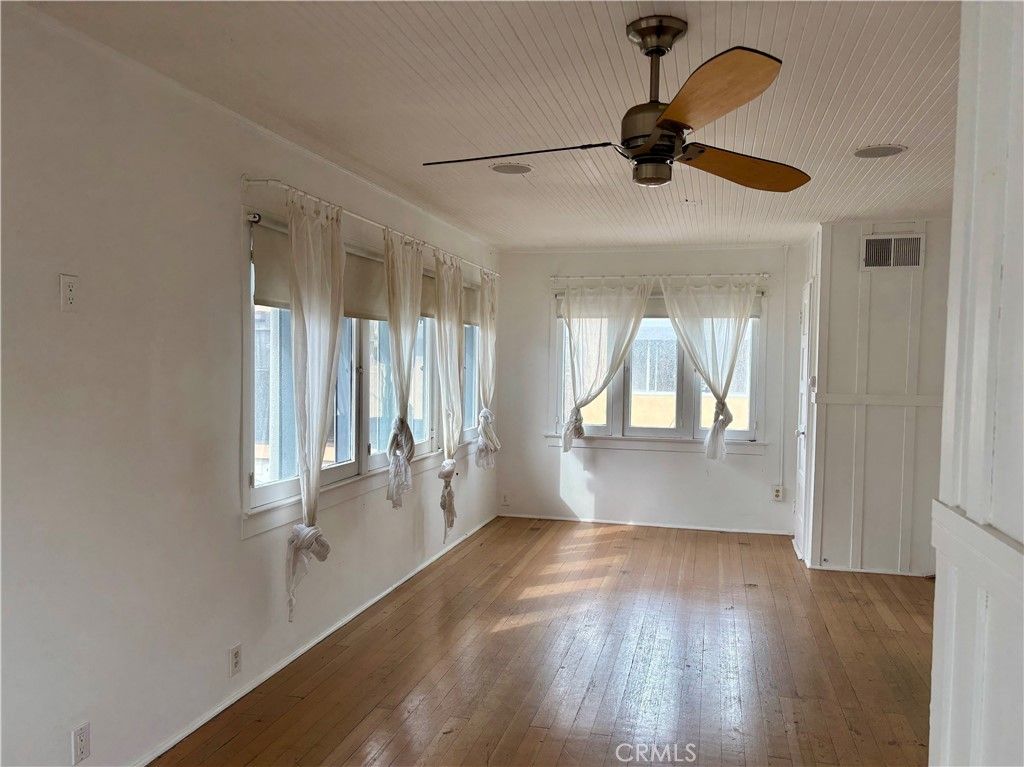 Photo of 25 Galleon St, Marina Del Rey, CA 90292 (MLS # SC26075576)