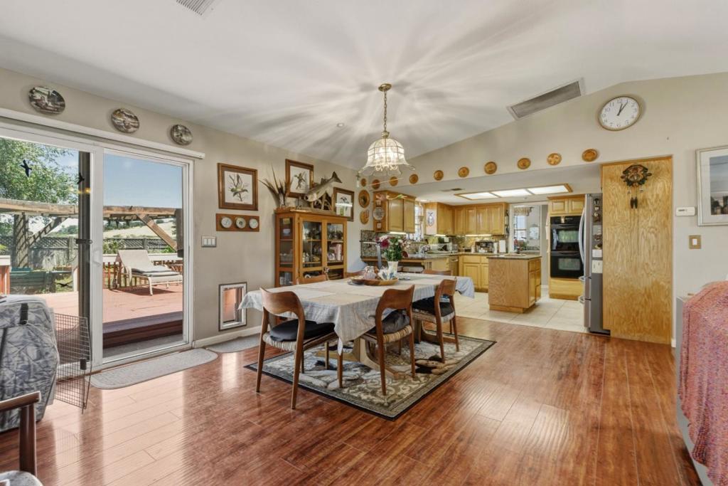 38780 Dinosaur Point Road