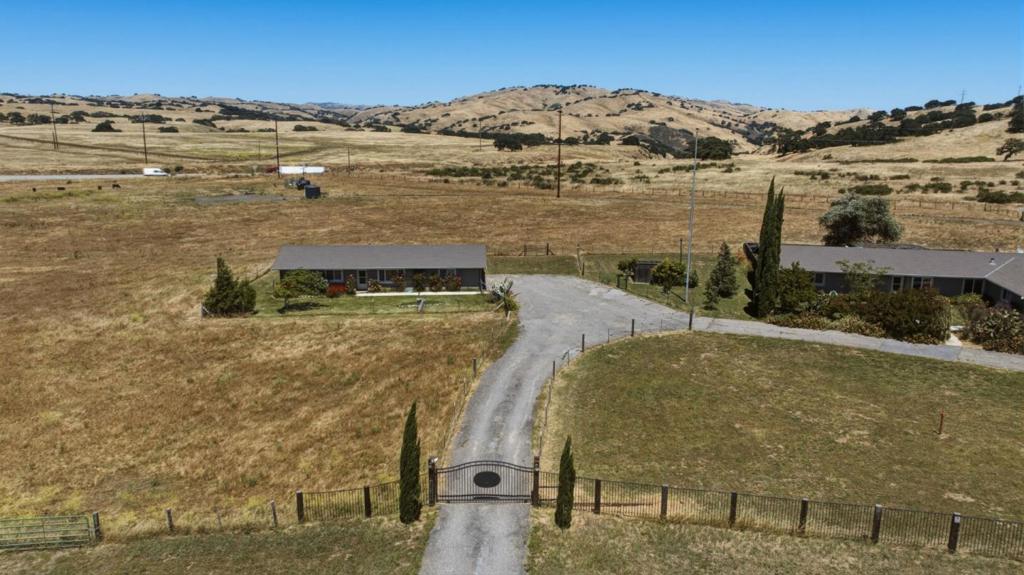 38780 Dinosaur Point Road