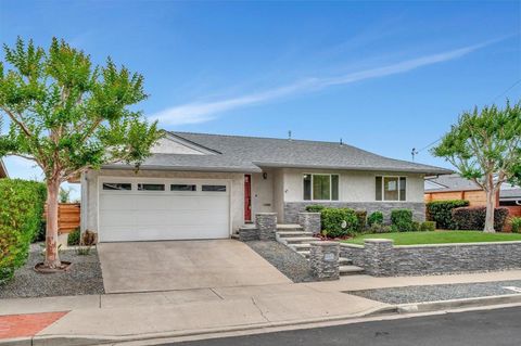 2238 Tokalon St San Diego CA 92110