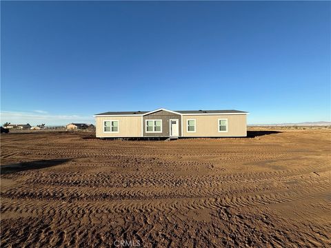 12823 Atsina Rd. Phelan CA 92371