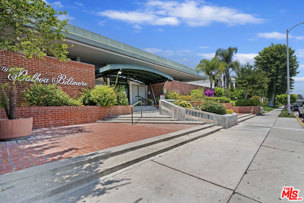 5301 Balboa Boulevard K4