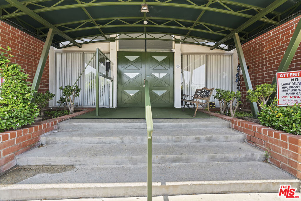 5301 Balboa Boulevard K4