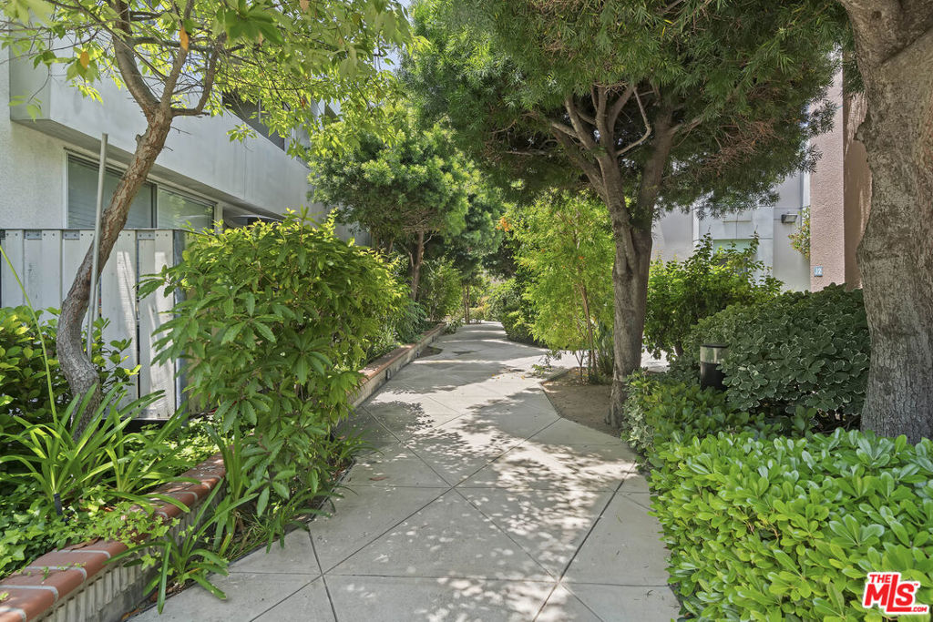 5301 Balboa Boulevard K4