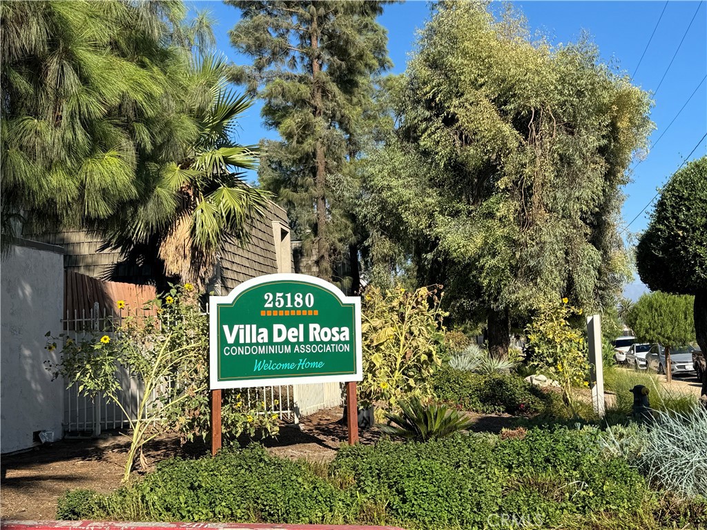 This is a Two Bedroom Condo in Gated San Bernardino Community. two-story condo with Two bedrooms, Two and half bathrooms. Here is a spacious living room. Enjoy the convenience of a small backyard area, a one-car garage, and an in-unit laundry space. It faces Fifth Street, with tree-lined greenery in front of the entrance. The property is located in the Del Rosa community. This unit has been fully renovated, including flooring, walls, windows, garage, plumbing, and drainage systems. The community is safe and quiet. It is less than a Ten-minute drive from San Bernardino International Airport and within walking distance to biggest mall near the airport.
The HOA fee covers water, exterior insurance, and trash collection, making it ideal for a family of three. It is adjacent to the County Water District, and a large residential community is planned to be developed across the street. The area has tremendous potential for future development.