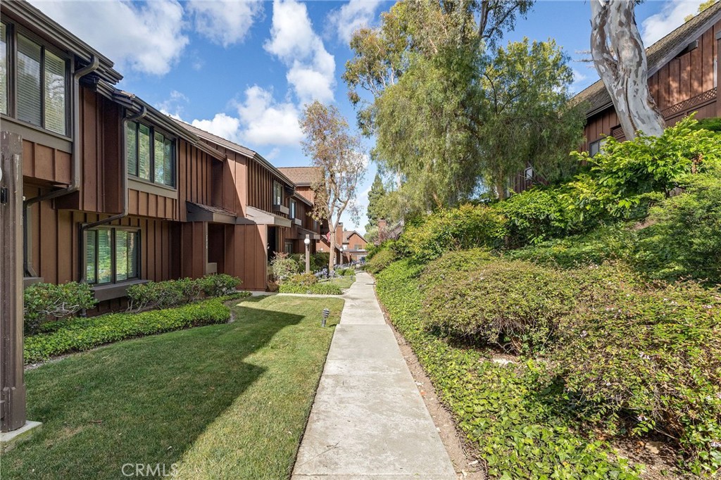 2040 Stonewood Court