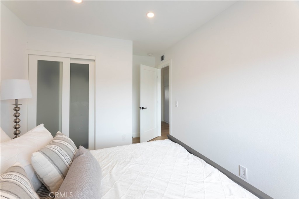 Huntington Townhomes (HTHM) - Residential