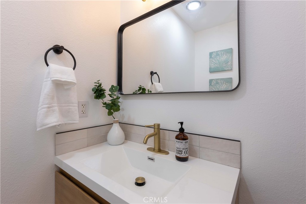 Huntington Townhomes (HTHM) - Residential