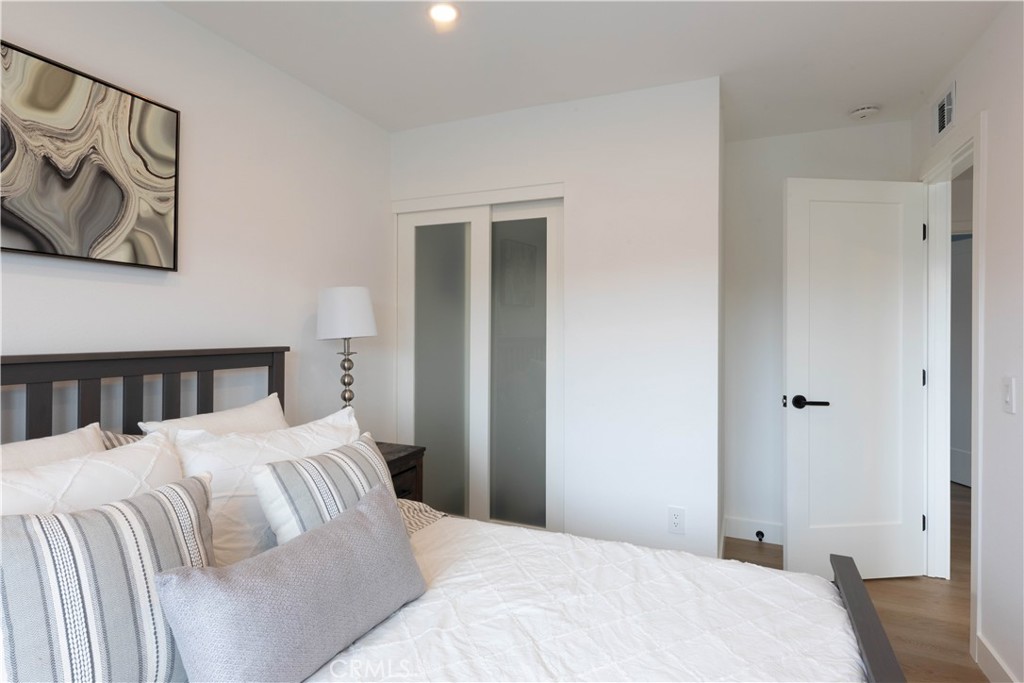 Huntington Townhomes (HTHM) - Residential