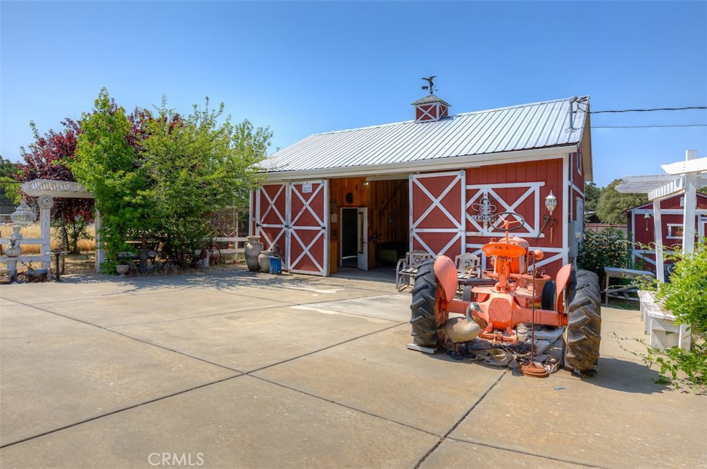 A most SPECIAL Barn/Ag property! Rustic! Bring your ideas! Bring your RV, Boat & Lake toys! Storage! Gardening paradise, as domestic water supplied by South Feather Water & Power Agency, the least expensive water service in our area! Perfect for an ART STUDIO! A Hobbyist Delight! So many possibilities! Seller wishes to sell as-is, with contents! Call Agent for more details! Across the street, visit Feather Falls Casino & The Feather Falls Brewing Company!! Moments away, the Feather River & Lake Oroville, the Forebay & Afterbay. The great OUTDOORS is calling you! Close by, fishing, hunting, kayaking, biking, this property a perfect base! Minutes to shopping, fuel, & Historic Downtown OROVILLE! Call your favorite REALTOR/Agent today & make an appt to see!