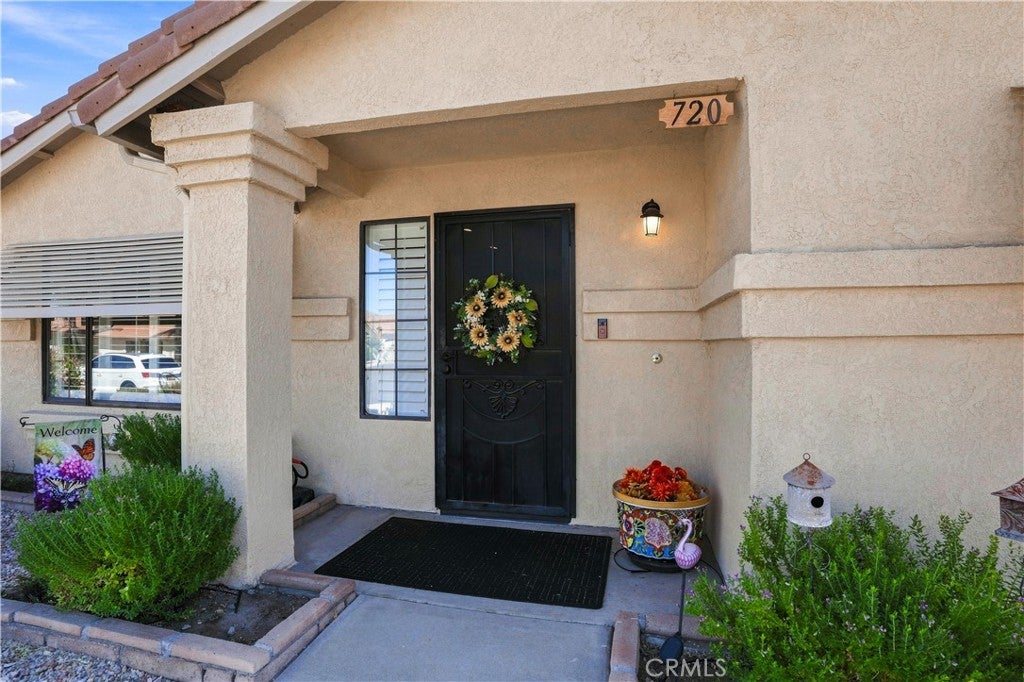 720 Via Casitas