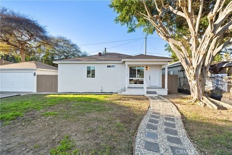 Photo of 10704 Balfour St, Whittier, CA 90606 (MLS # DW26006125)