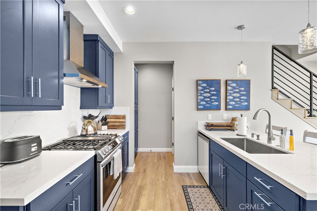 506 Clubhouse Avenue, Newport Beach CA 92663 - Photo 11