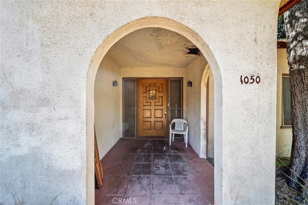 1050 Atchison