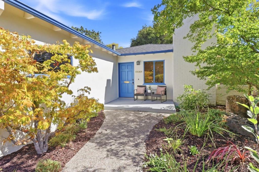 2535 South Court, Palo Alto CA 94301