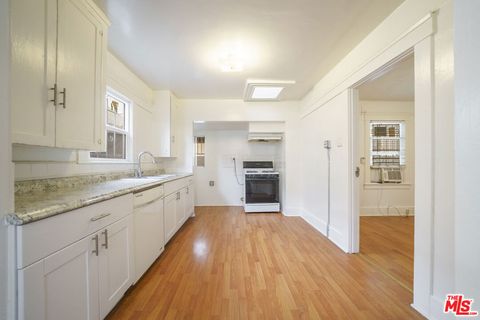 Photo of 1046 S Fedora Street, Los Angeles, CA 90006 (MLS # 25624259)