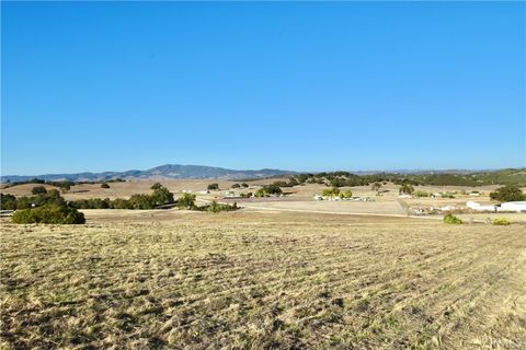 Photo of 75200 Interlake Road, Bradley, CA 93426 (MLS # NS25251660)