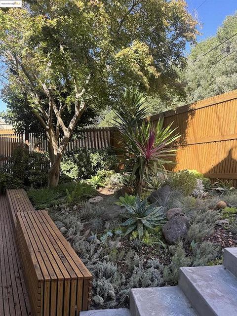 Photo of Oakland, CA 94611 (MLS # 41115914) Photo of Oakland, CA 94611 (MLS # 41115914)