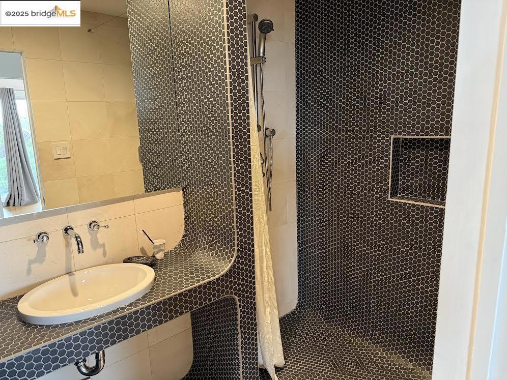 PIEDMONT PINES - Residential