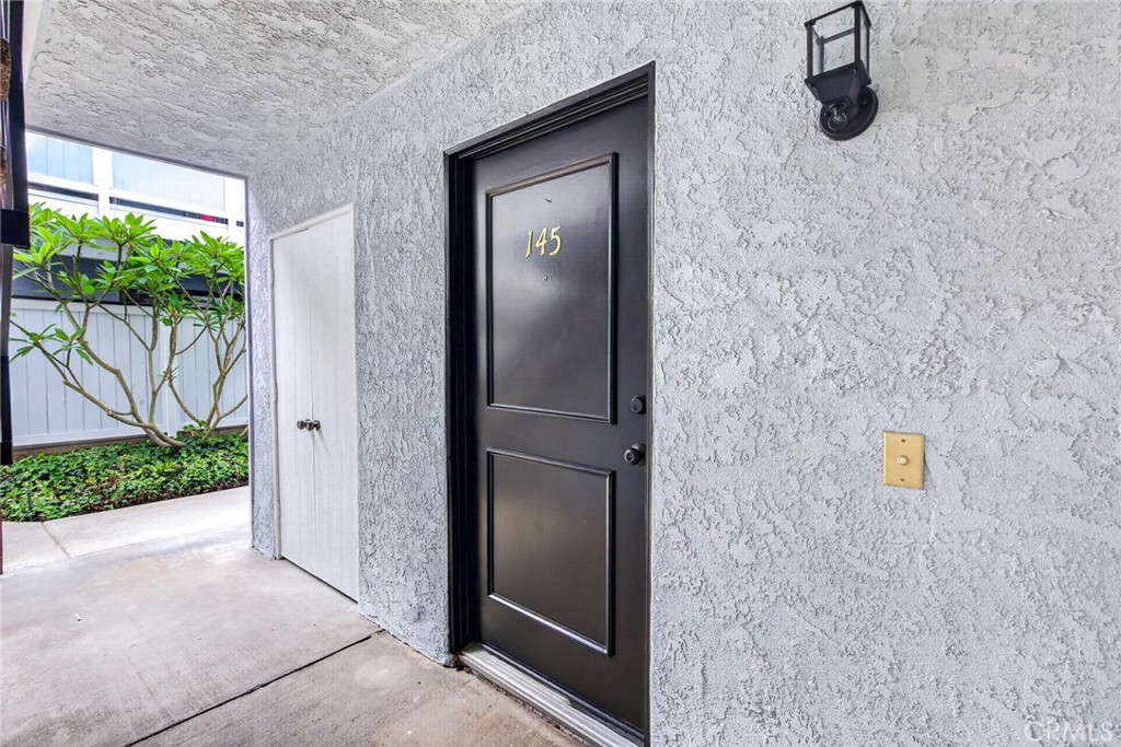 145 S Poplar 20