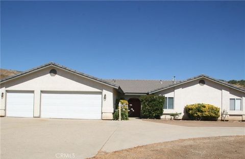 Photo of 33125 Big Springs Rd, Acton, CA 93510 (MLS # SR26039101)