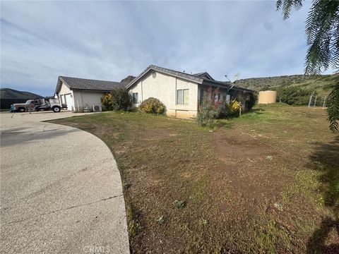 Photo of 33125 Big Springs Rd, Acton, CA 93510 (MLS # SR26039101)
