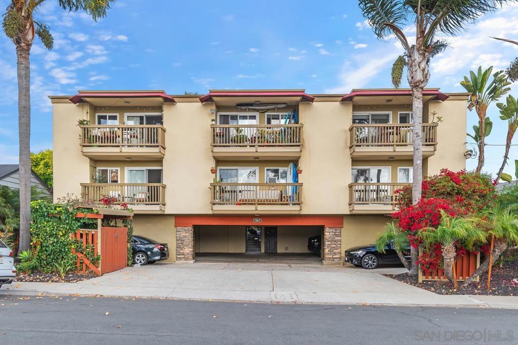 1964 Chalcedony St Unit 4, San Diego CA 92109
