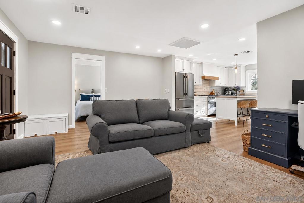 8032 Buckthorn
