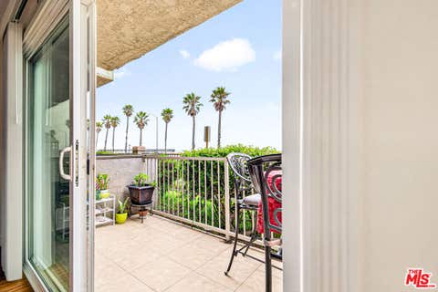 Tiny photo for 200 E Surfside Drive, Port Hueneme, CA 93041 (MLS # 26869213)