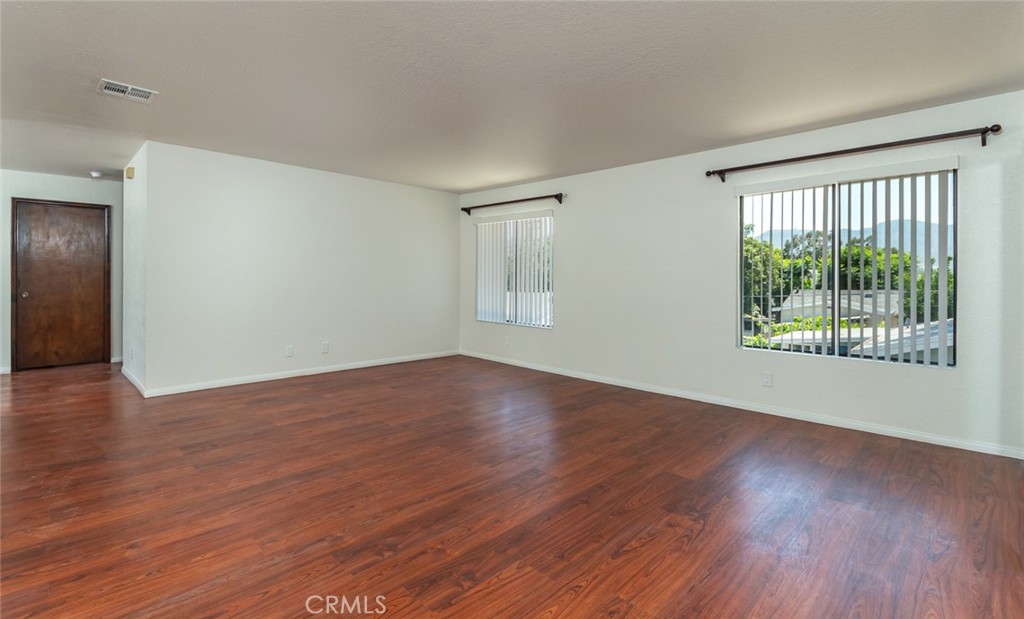 Properties 3 414 Irving Avenue 2