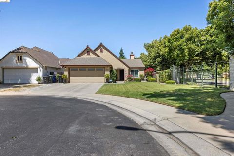Photo of 1821 Bumgardner Court CT, Modesto, CA 95355 (MLS # 41134296)
