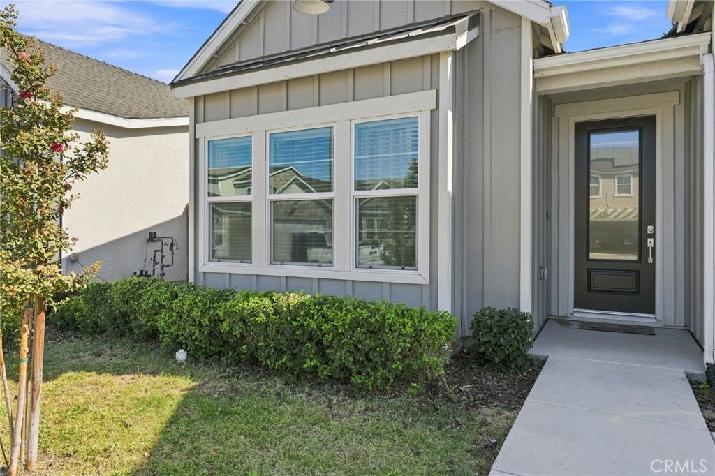 5846 E Truman