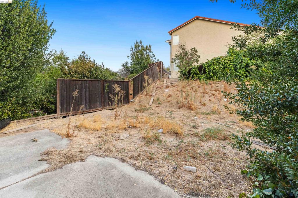 1653 Birdhaven Way