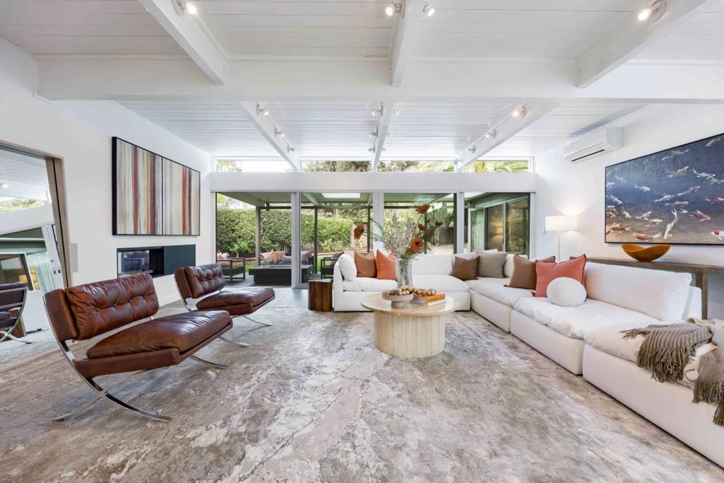 Properties 4 3502 Arbutus Avenue
