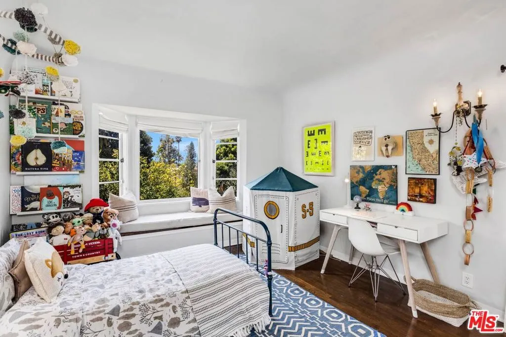 Los Angeles, California 90049, United States, 3 Bedrooms Bedrooms, ,3 BathroomsBathrooms,Residential,Active,224501