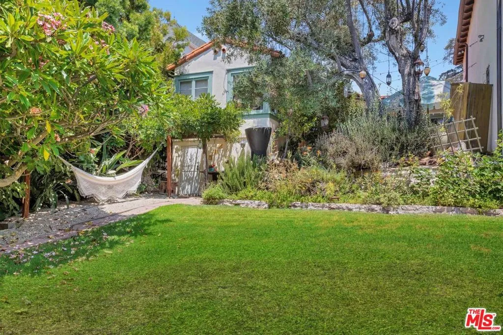 Los Angeles, California 90049, United States, 3 Bedrooms Bedrooms, ,3 BathroomsBathrooms,Residential,Active,224501