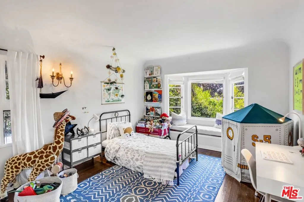 Los Angeles, California 90049, United States, 3 Bedrooms Bedrooms, ,3 BathroomsBathrooms,Residential,Active,224501