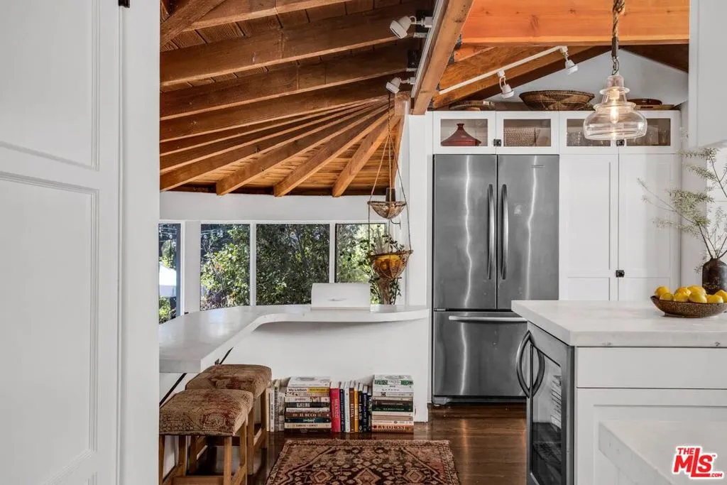 Los Angeles, California 90049, United States, 3 Bedrooms Bedrooms, ,3 BathroomsBathrooms,Residential,Active,224501