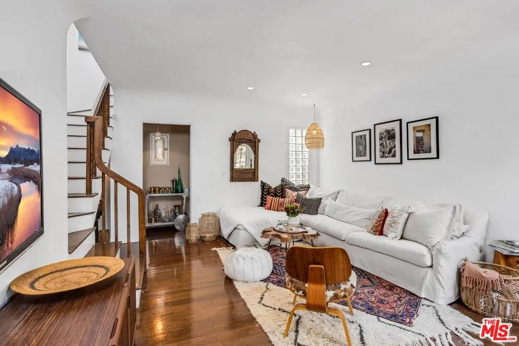 Los Angeles, California 90049, United States, 3 Bedrooms Bedrooms, ,3 BathroomsBathrooms,Residential,Active,224501