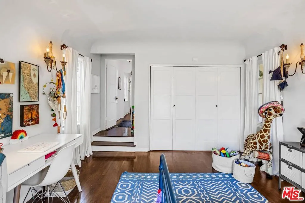 Los Angeles, California 90049, United States, 3 Bedrooms Bedrooms, ,3 BathroomsBathrooms,Residential,Active,224501