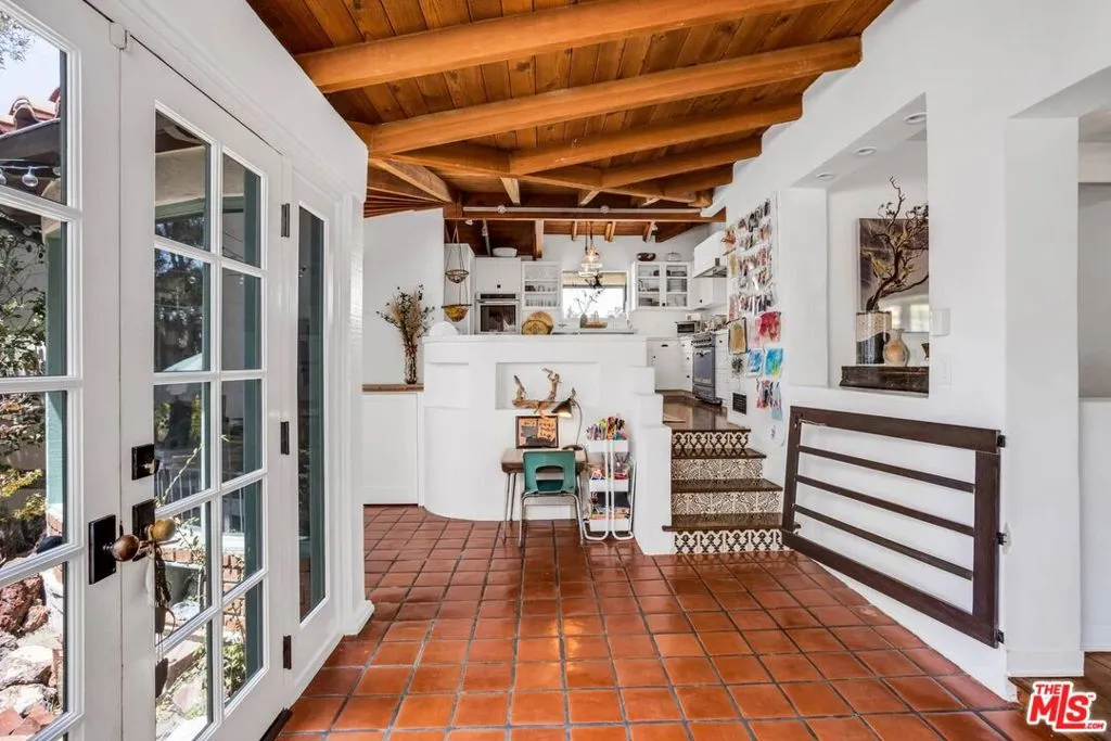 Los Angeles, California 90049, United States, 3 Bedrooms Bedrooms, ,3 BathroomsBathrooms,Residential,Active,224501